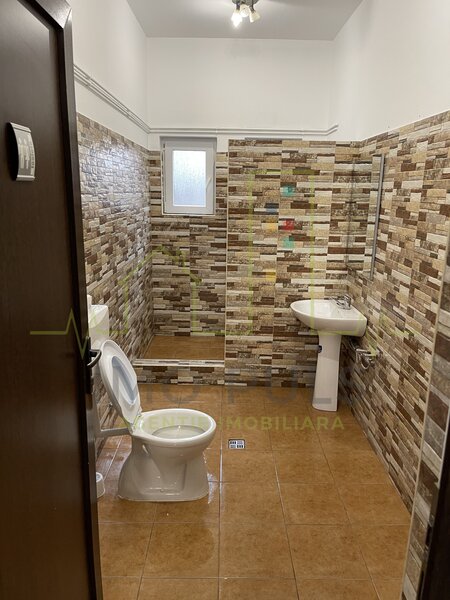 Dumbravita. Casa Pretabil cazare muncitori/birouri/sediu firma. 17 Camere.7 Bai
