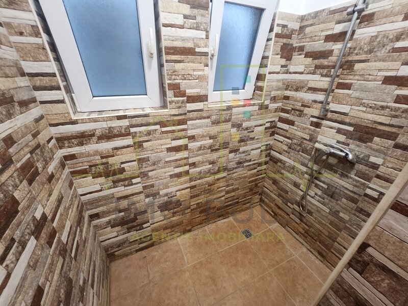 Dumbravita. Casa Pretabil cazare muncitori/birouri/sediu firma. 17 Camere.7 Bai